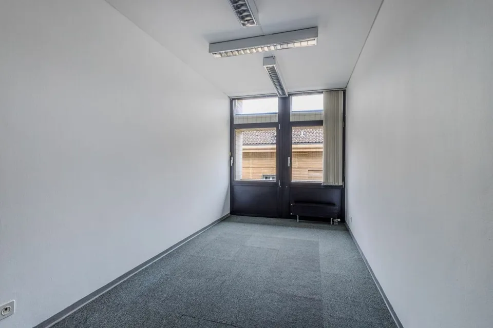 Ufficio in centro a Chiasso vis-a-vis la stazione FFS