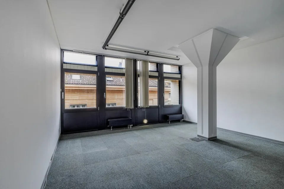 Ufficio in centro a Chiasso vis-a-vis la stazione FFS