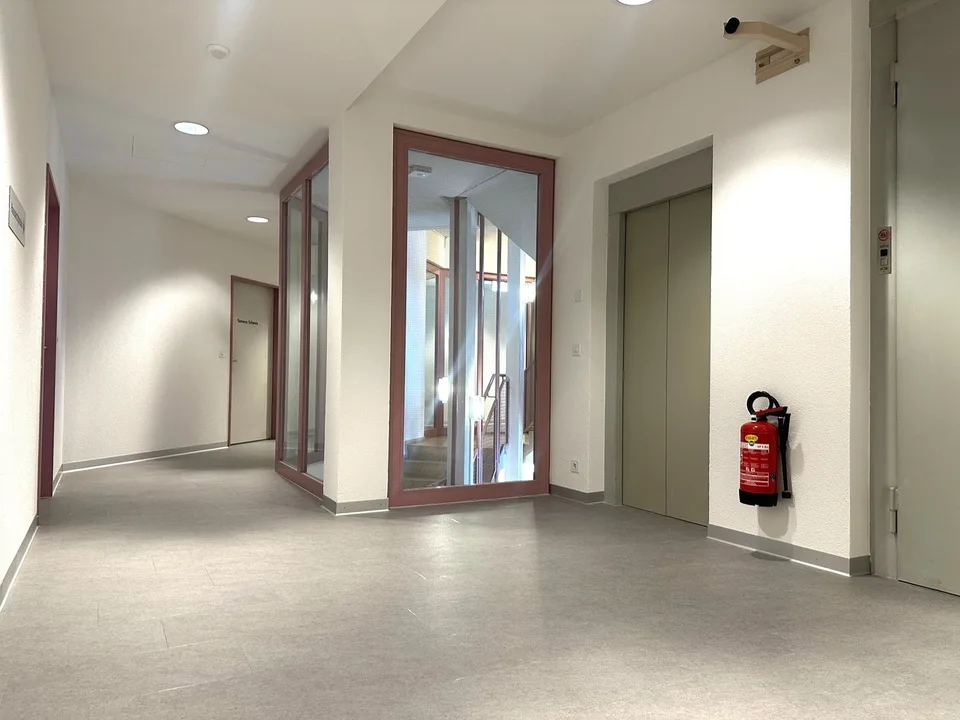 2 stanze singole chiare e attraenti à 30m2 e 35m2 – disponibili per occupazione immediata