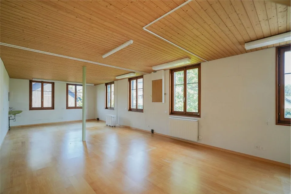 Gewerberäume 77 m2 - 135 m² an idealer Geschäftslage