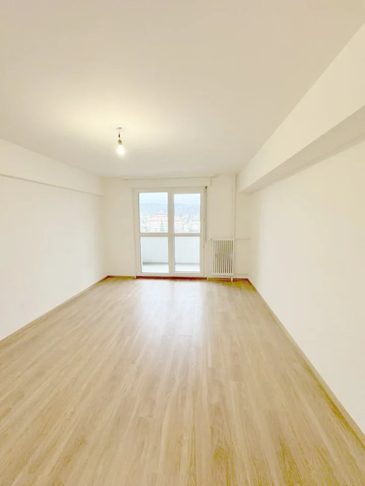 Prachtvolle 3.5-Zimmer-Wohnung, sehr geräumig und hell!