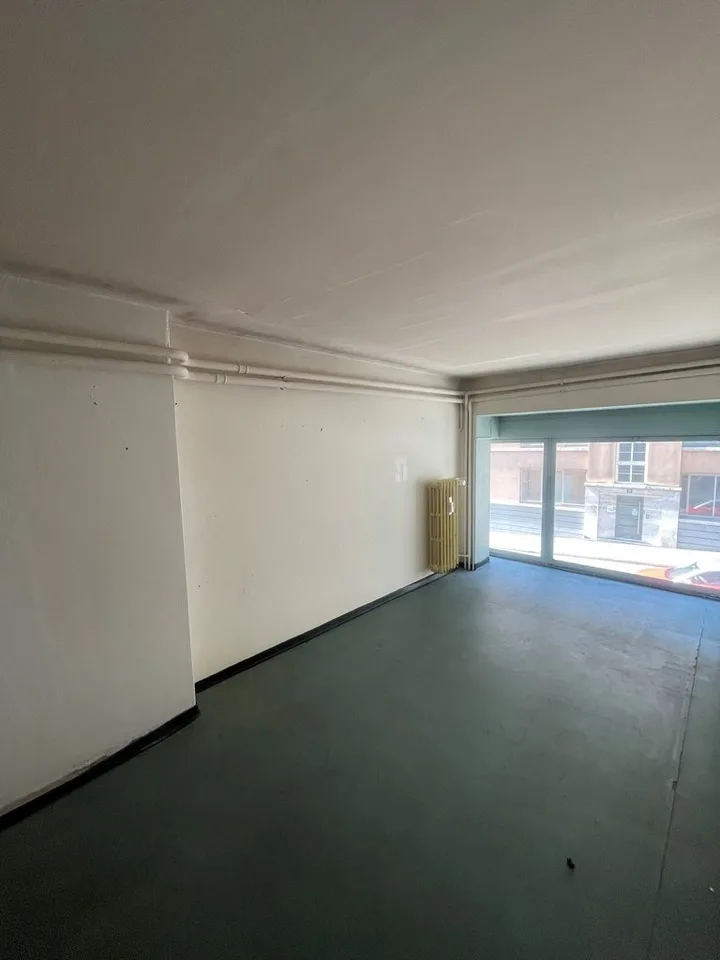 Commercial space with ideal location! – photo 9 of 9