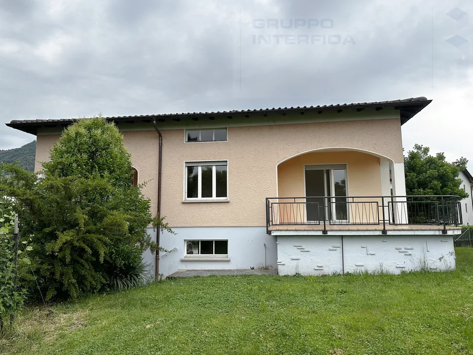 GRANDE CASA CON GIARDINO /SUBENTRO