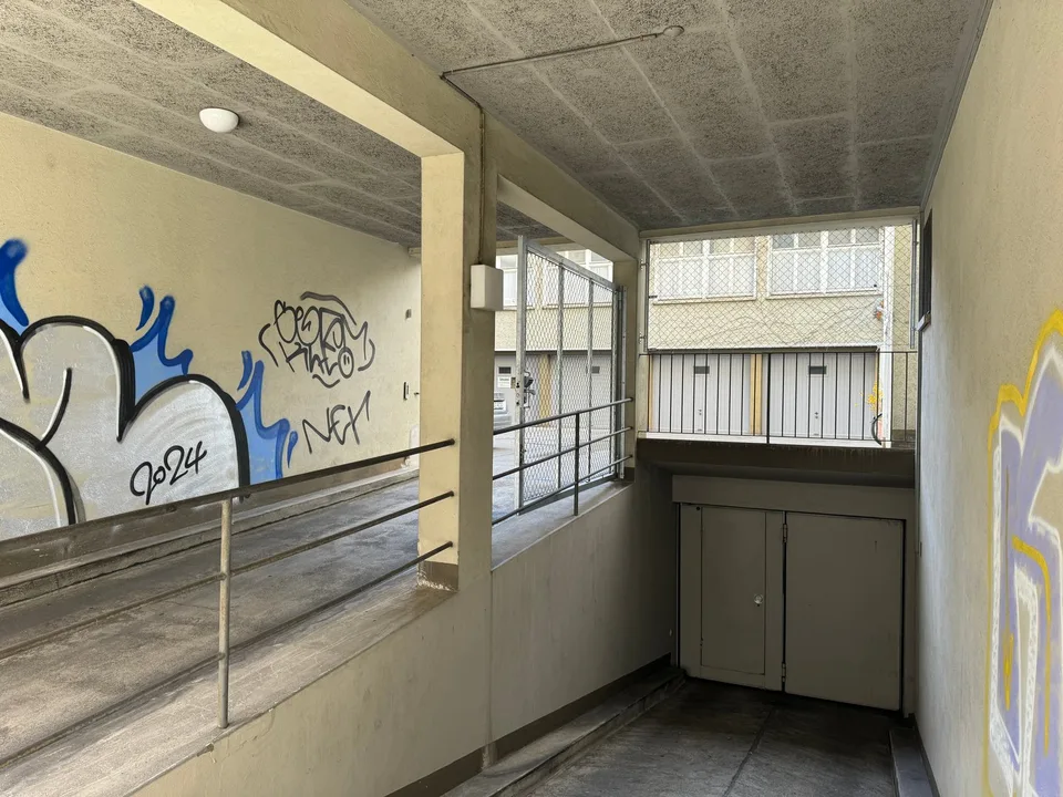 Box auto singolo per auto in AEH in affitto