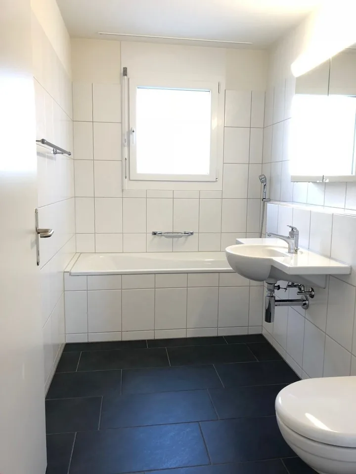 Bello appartamento 4.5 locali con balcone e vista a Kappel