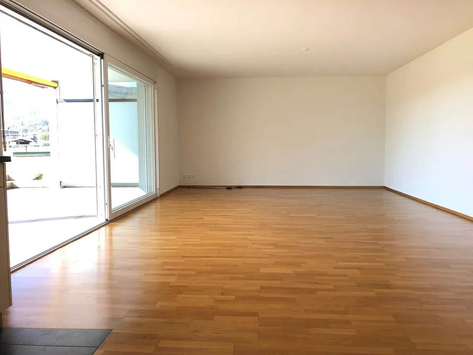 Bello appartamento 4.5 locali con balcone e vista a Kappel