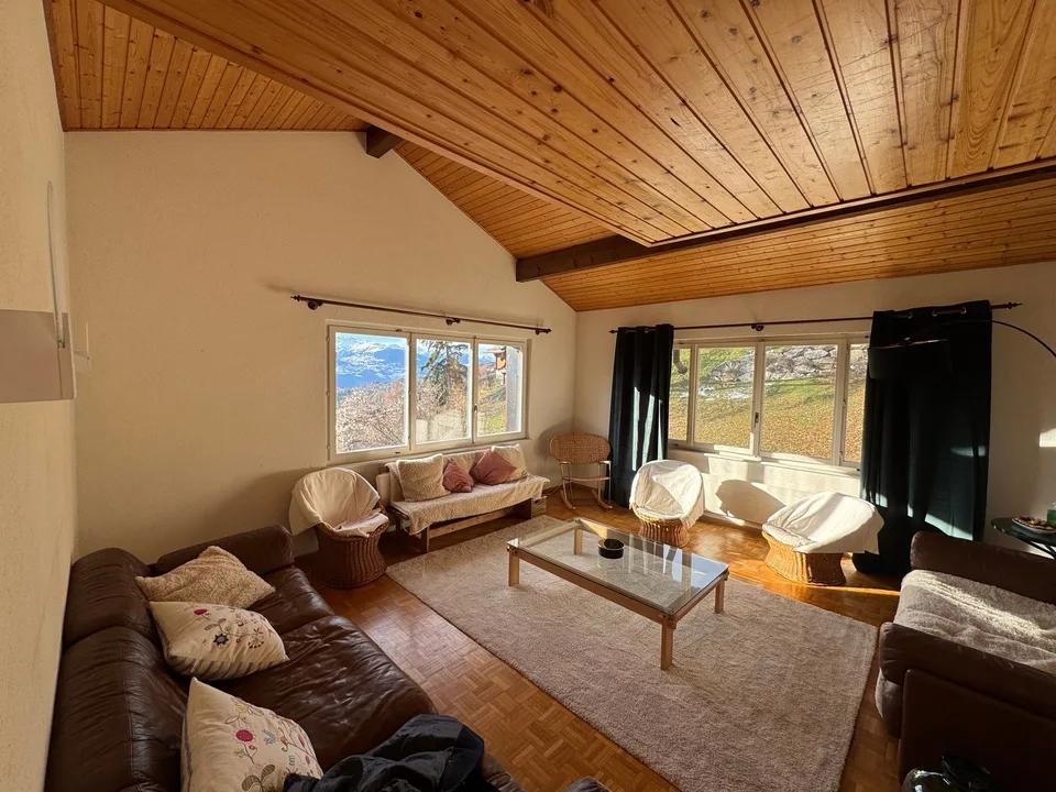 Chalet Pigwood, Blûche (Ref: 6650)