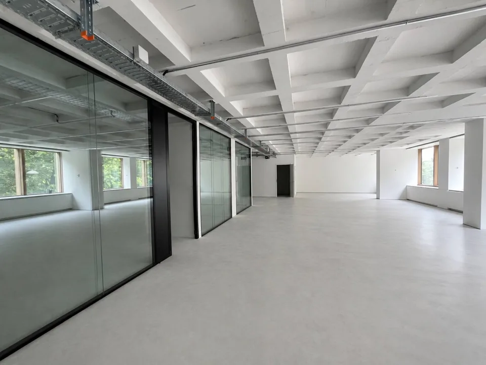 BUREAUX MODERNES IDÉALEMENT SITUÉS  ENTRE GARE CORNAVIN ET LAC