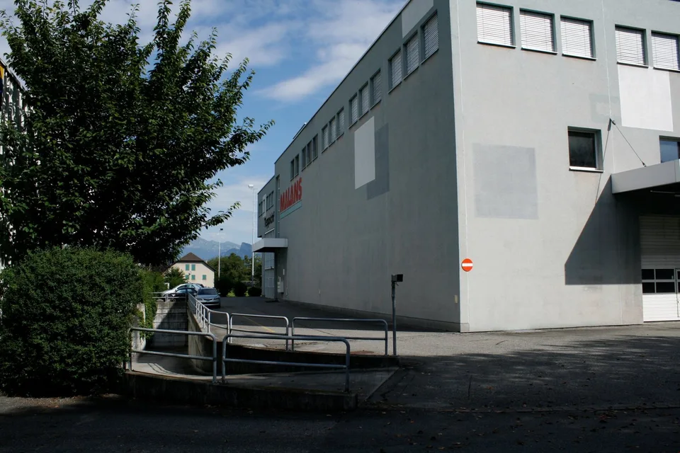 Ampio allestimento di ufficio in ottima posizione di trasporto con atrio