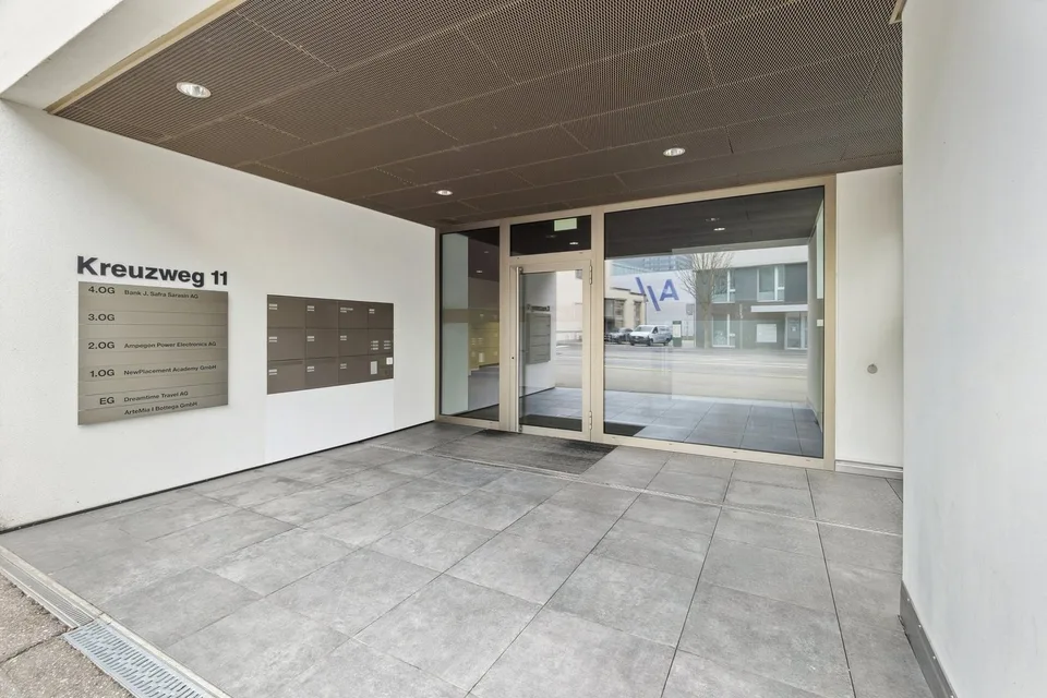 Work in DGNB-Gold-certified renovated office spaces directly at Trafoplatz in Baden – photo 8 of 11