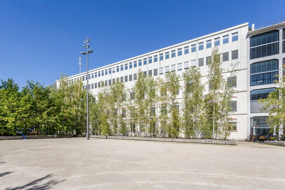 Work in DGNB-Gold-certified renovated office spaces directly at Trafoplatz in Baden – photo 11 of 11