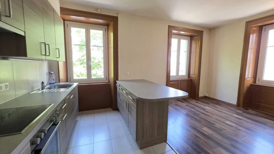 Schönes Apartment mit Balkon