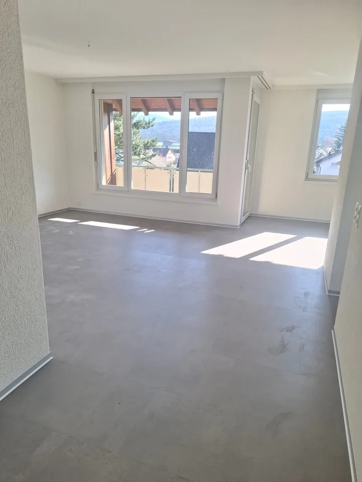 Appartamento di 4,5 locali con balcone in zona tranquilla