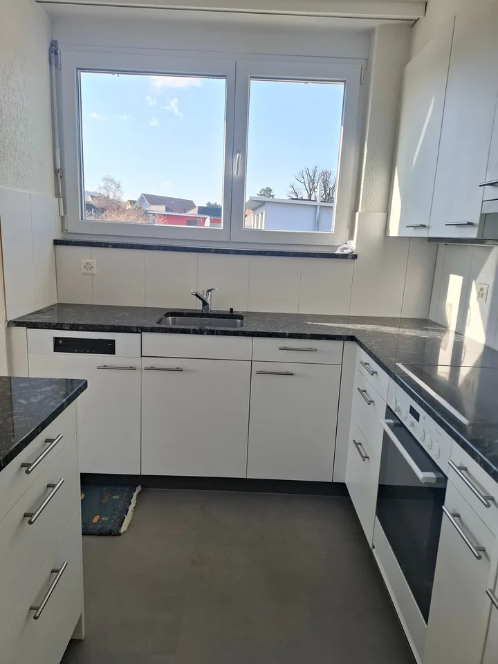 Appartamento di 4,5 locali con balcone in zona tranquilla