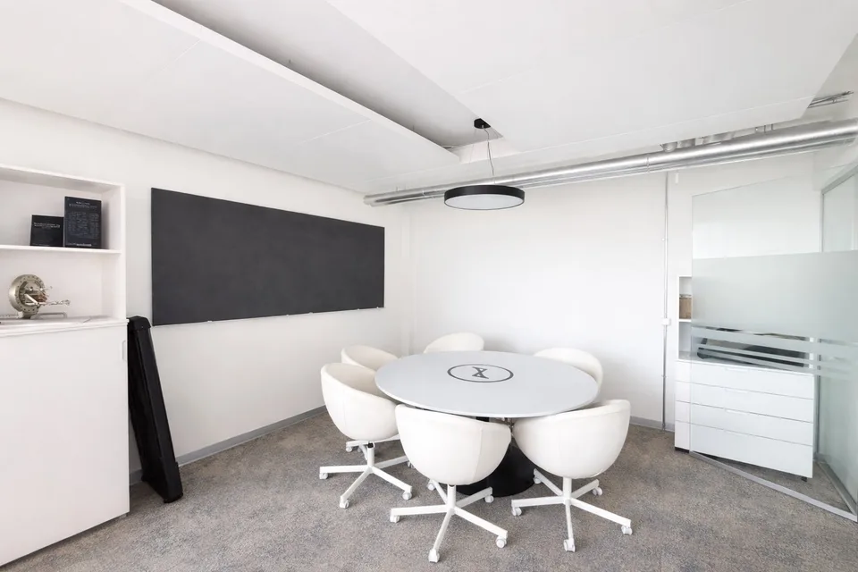MODERNE BÜROFLÄCHE IM ZÜRI CAMPUS – FLEXIBEL, REPRÄSENTATIV & BESTENS ANGEBUNDEN