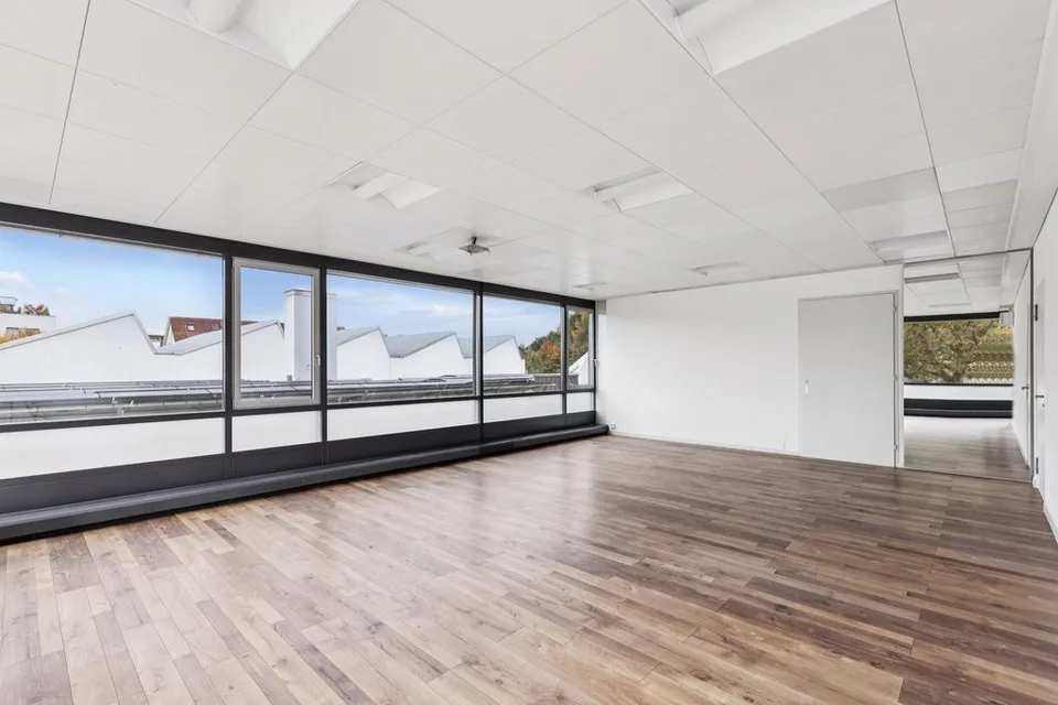 attraktiver Arbeitsplatz an gut erschlossener Lage