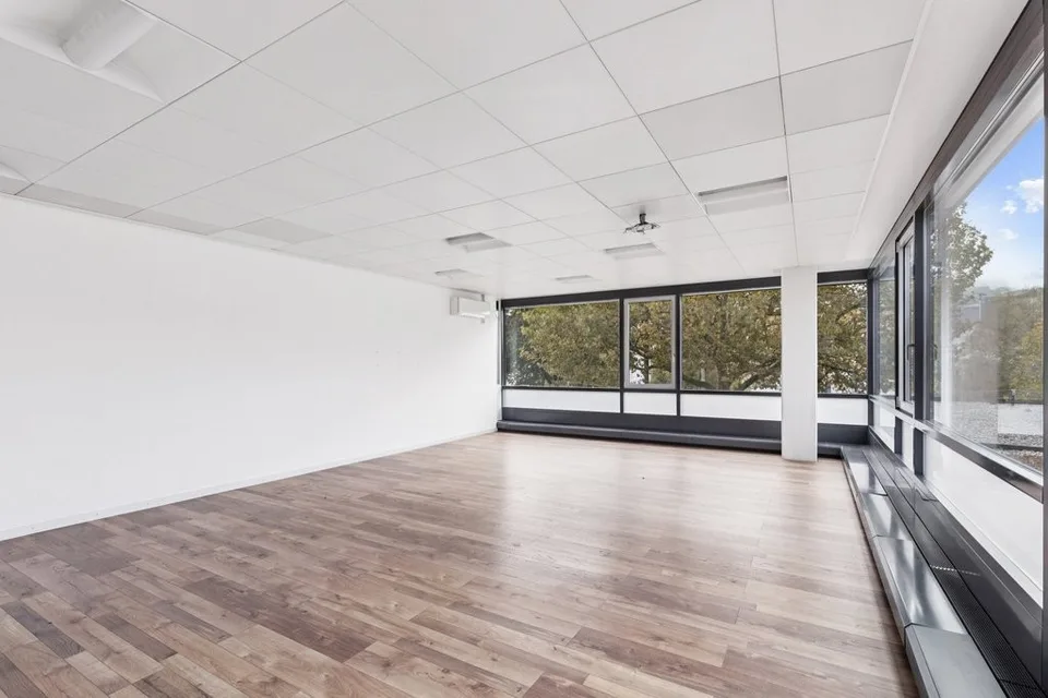 attraktiver Arbeitsplatz an gut erschlossener Lage