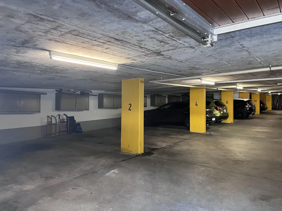 Einstellplatz in Adliswil zu vermieten