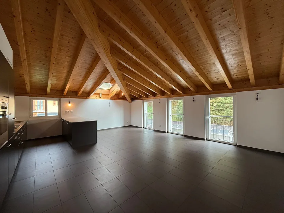 Appartamento attico 4,5 locali immerso nel verde a Cadro