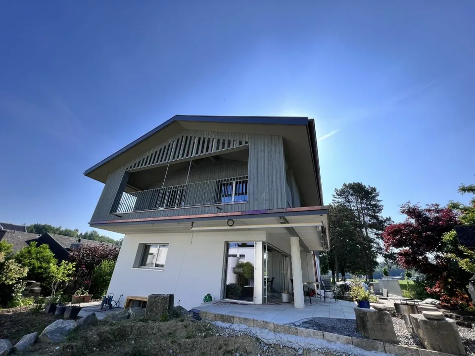 Habitation moderne et durable dans une maison à deux familles