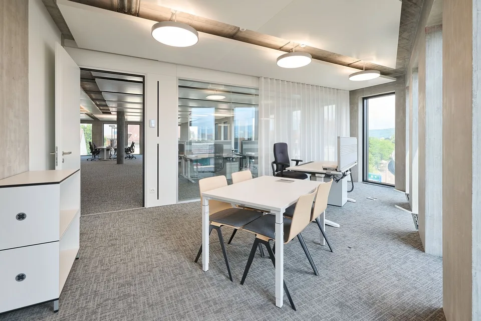 Espaces de bureau de haute qualité dans la tour Grosspeter