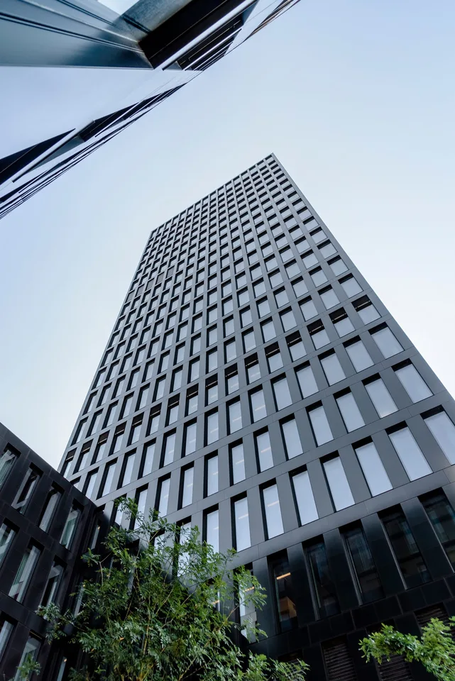 Hochwertige Büroflächen im Grosspeter Tower