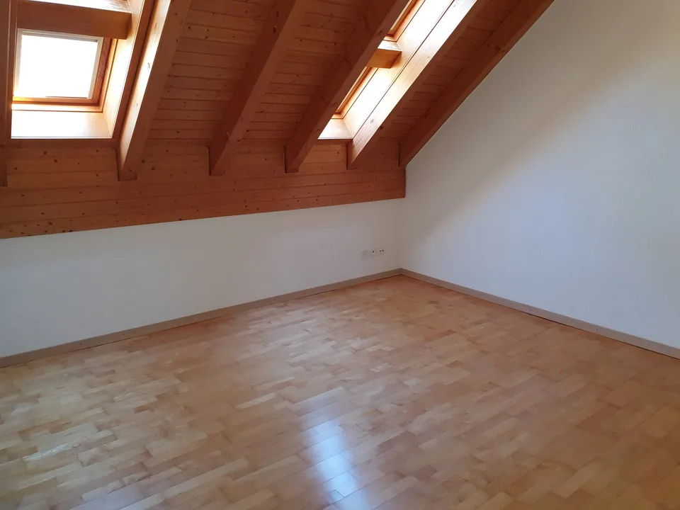 Charmante 4.5-Zimmer-Maisonette-Wohnung – Foto 9 von 9