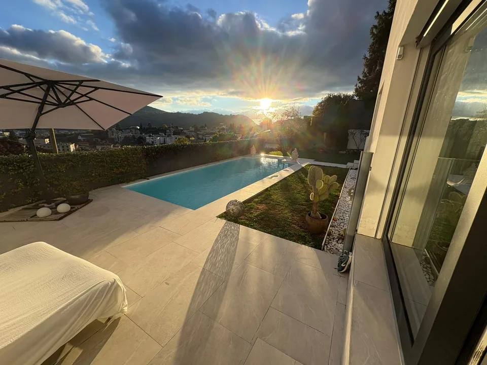 Villa indipendente con piscina, vista aperta e riservatezza assoluta