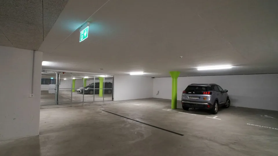 Private Tiefgaragenplätze mit flacher Ausfahrt