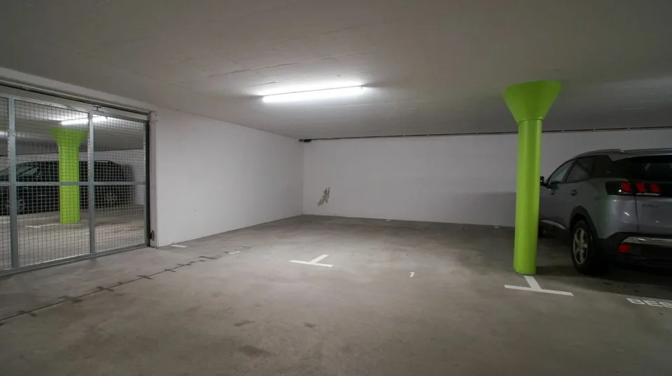 Private Tiefgaragenplätze mit flacher Ausfahrt