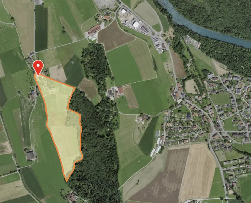 Grosszügiger Bauernhof mit landwirtschaftlichen Anlagen in Uttigen