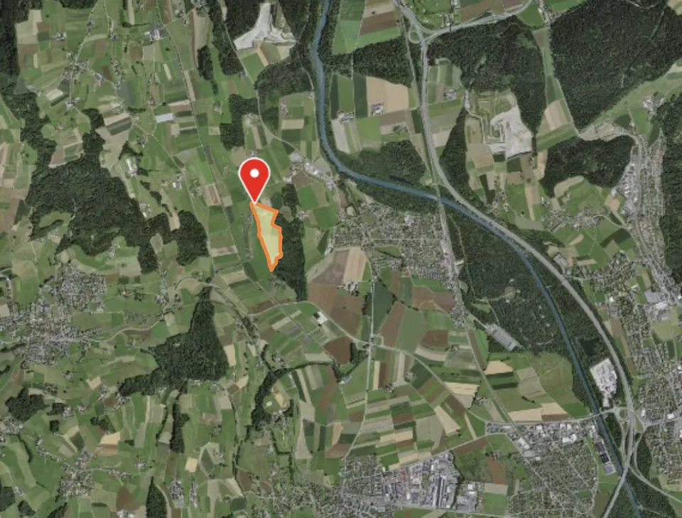 Grosszügiger Bauernhof mit landwirtschaftlichen Anlagen in Uttigen