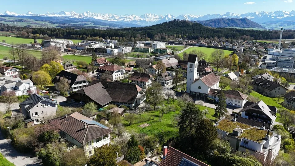 Herrschaftliches Gutshaus im alten Dorfkern von Gümligen