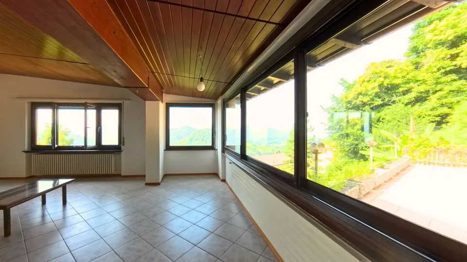 VILLA INDIPENDENTE CON GIARDINO E VISTA APERTA – photo 9 of 19