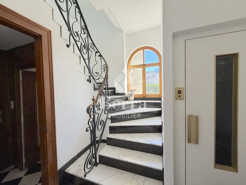 Edificio ristrutturato con 3 appartamenti - potenziale di sviluppo