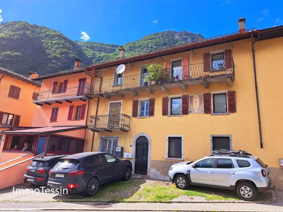 5.1% RENDITE: Kleines Mehrfamilienhaus mit 3 Wohnungen in der Nähe von Bellinzona zum Top Preis