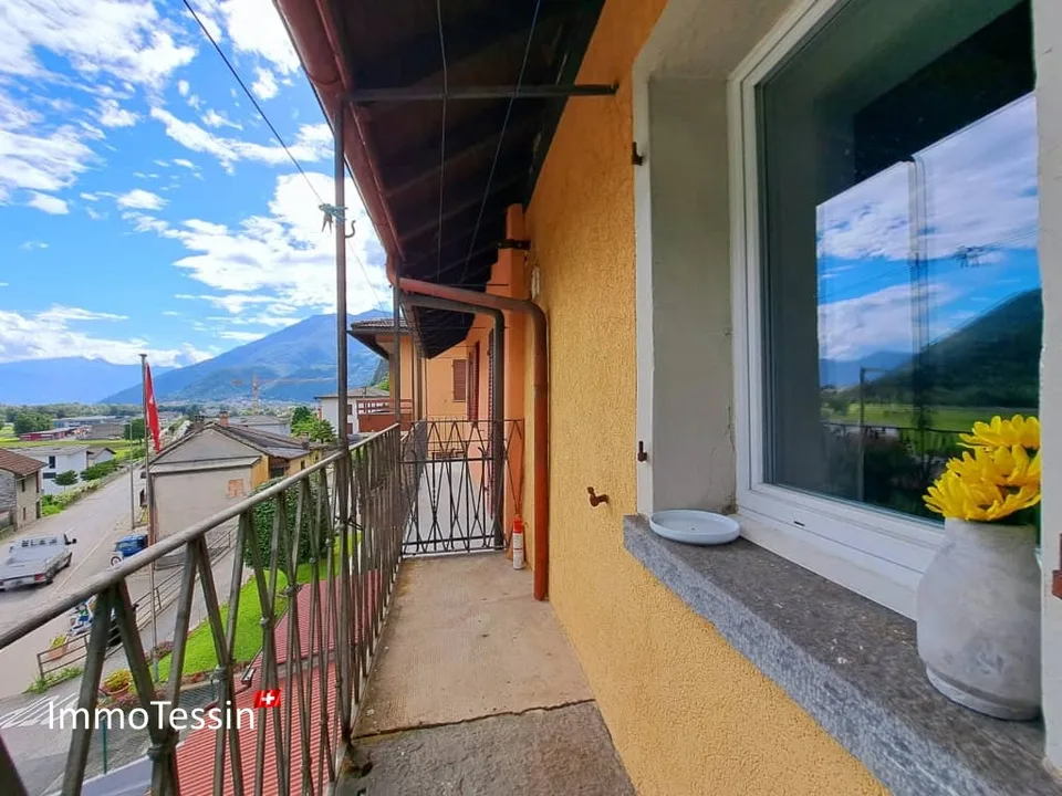 5.1% RENDITE: Kleines Mehrfamilienhaus mit 3 Wohnungen in der Nähe von Bellinzona zum Top Preis