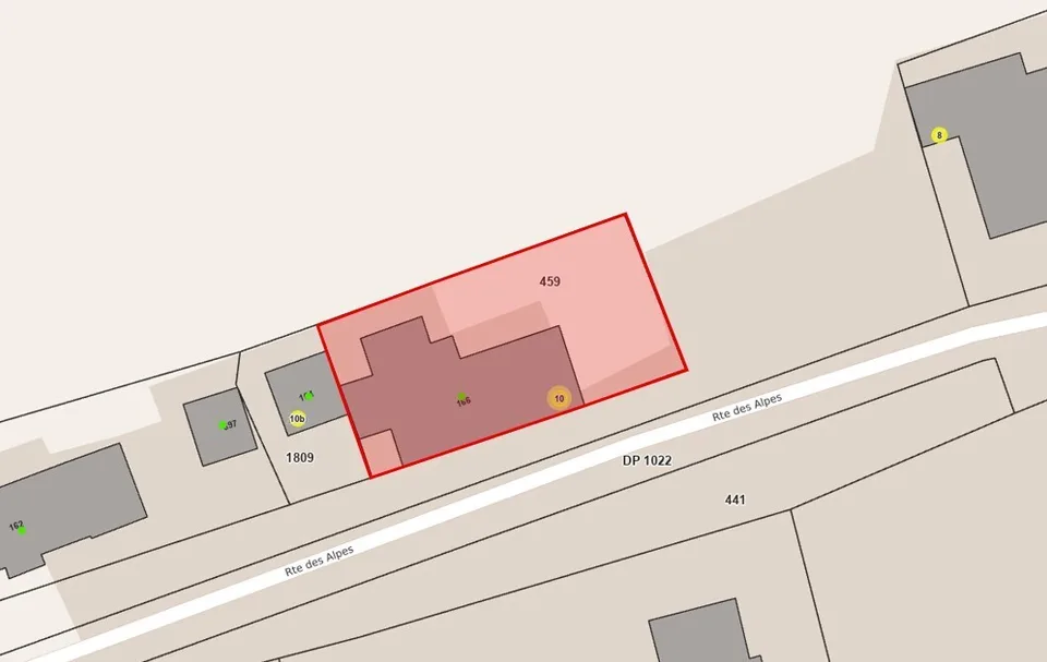 Casa unifamiliare con garage Grandi volumi e potenziale di ampliamento
