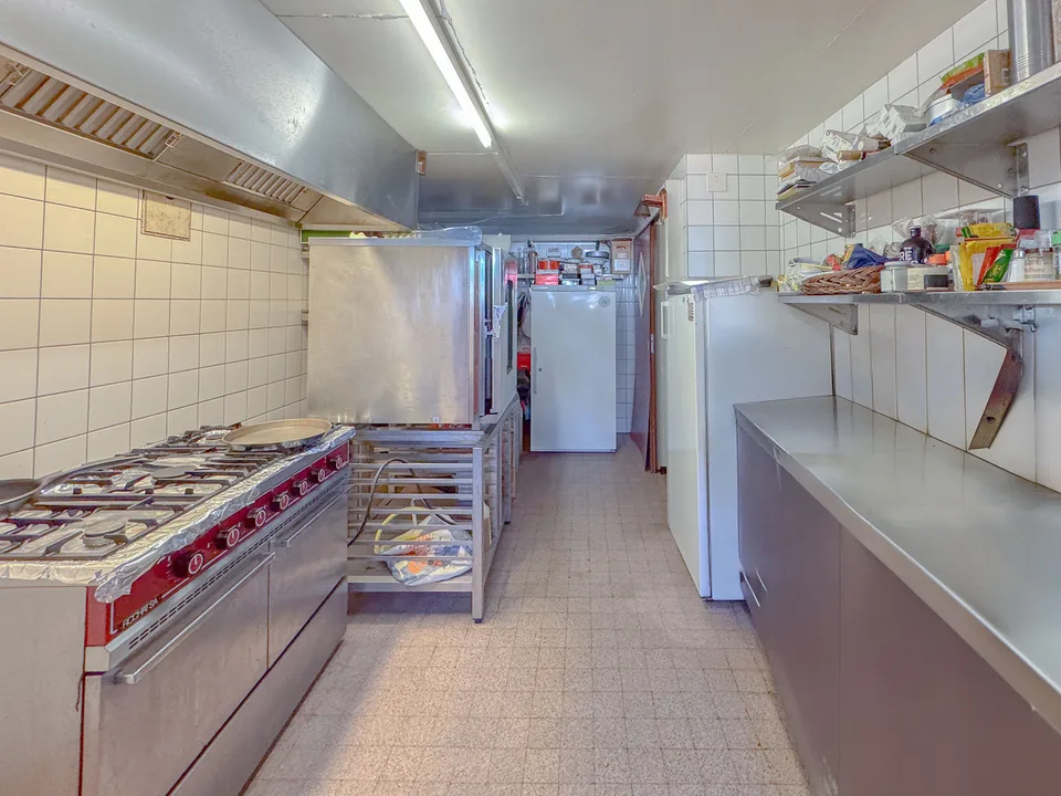 Casa unifamiliare con garage Grandi volumi e potenziale di ampliamento – foto 13 di 21