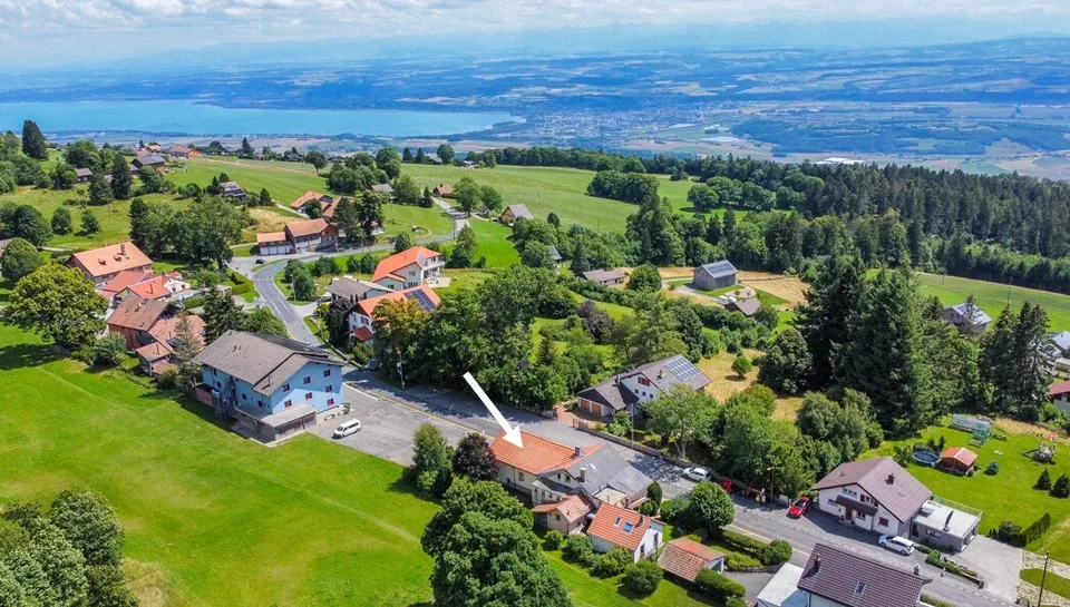 Casa unifamiliare con garage Grandi volumi e potenziale di ampliamento