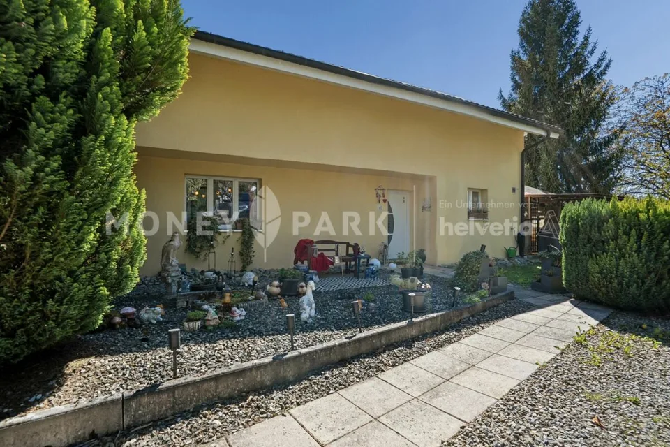 Casa unifamiliare unica di 7,5 locali con qualità di vita e grande terreno