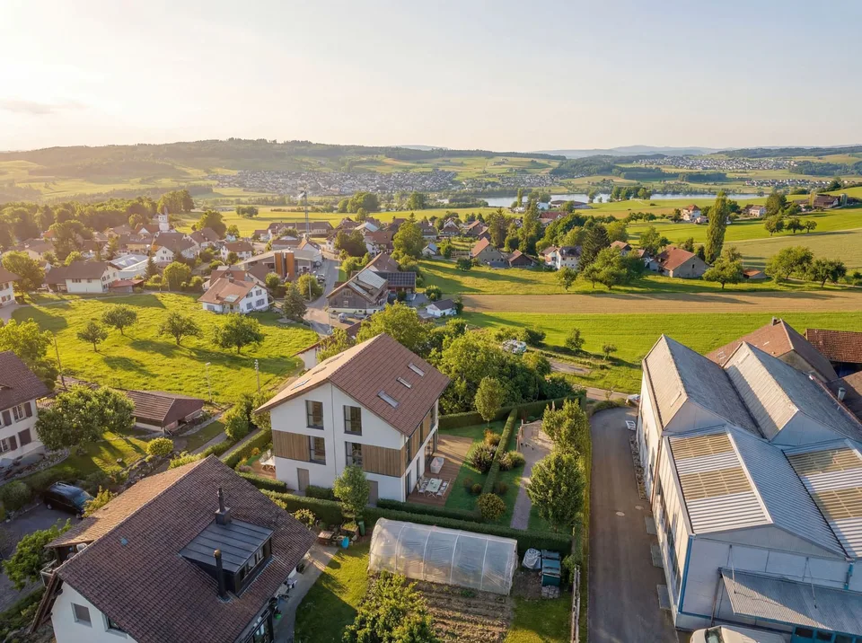 865 M2 TERRENO EDIFICABILE RESIDENZIALE SOPRA IL LAGO DI HALLWIL