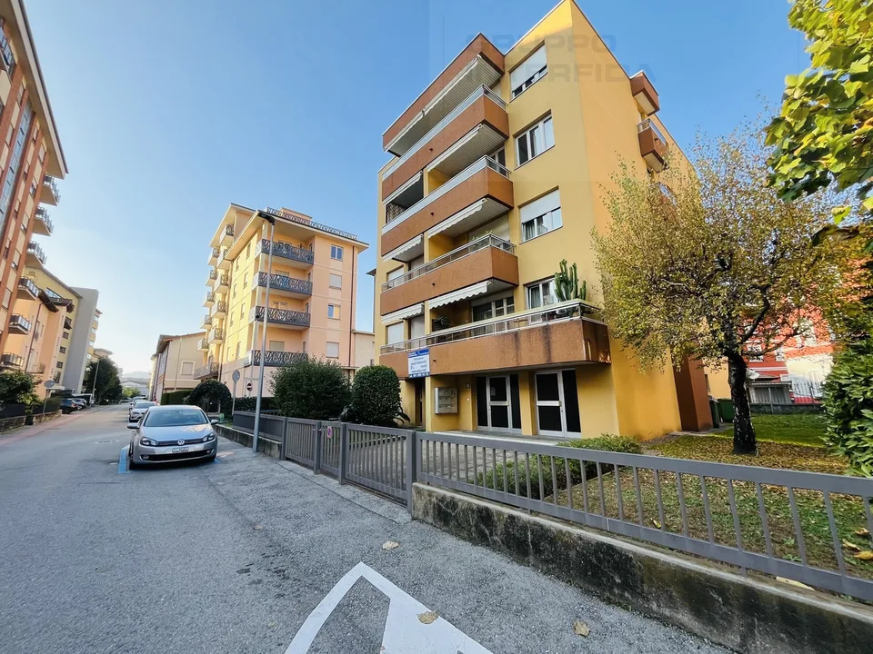 APPARTAMENTO 3.5 LOCALI PARZIALMENTE RISTRUTTURATO
