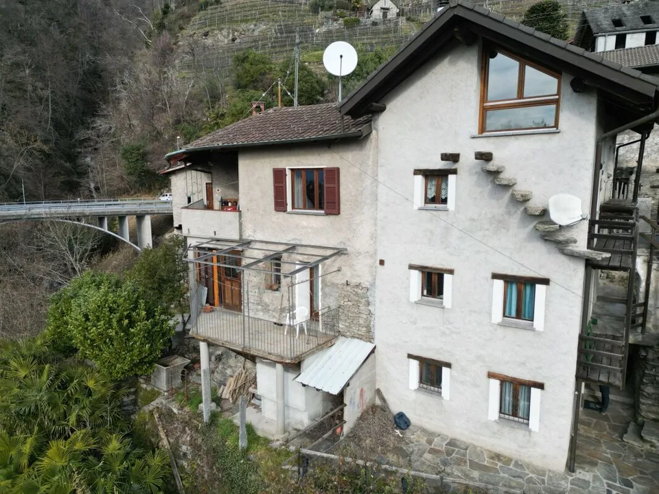 Casa nel nucleo,  3.5 locali, Completamente Riattata, Agarone