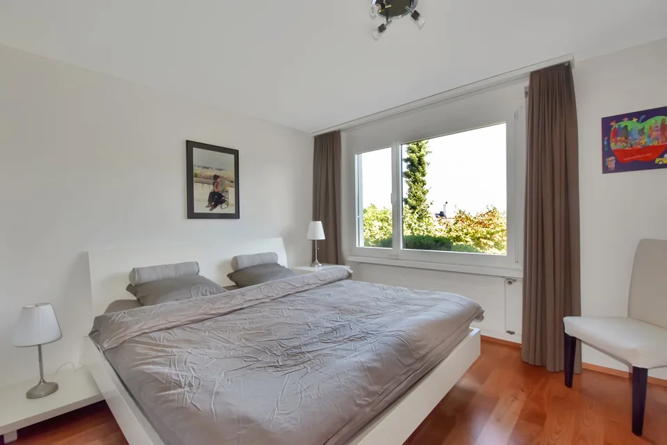 Ruhig gelegenes 6.5-Zimmer-Einfamilienhaus mit herrlicher Weitsicht – Foto 9 von 25