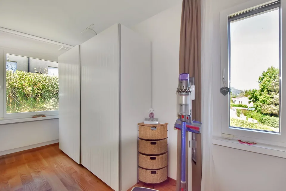 Ruhig gelegenes 6.5-Zimmer-Einfamilienhaus mit herrlicher Weitsicht – Foto 11 von 25