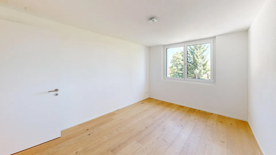 Ampio appartamento soleggiato / 242 m² di giardino privato / 2 posti auto inclusi – foto 6 di 14