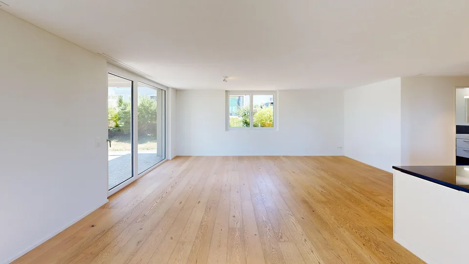 Appartamento di giardino 3.5 locali con 242 m² di giardino privato e ingresso di casa separato