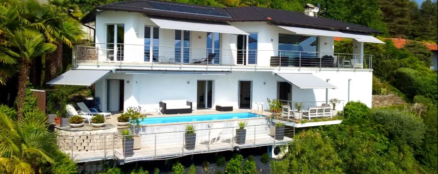 Luxuriöse Traumvilla in ruhiger und sonniger Südlage mit privatem Pool und Traumseeblick – Foto 16 von 18