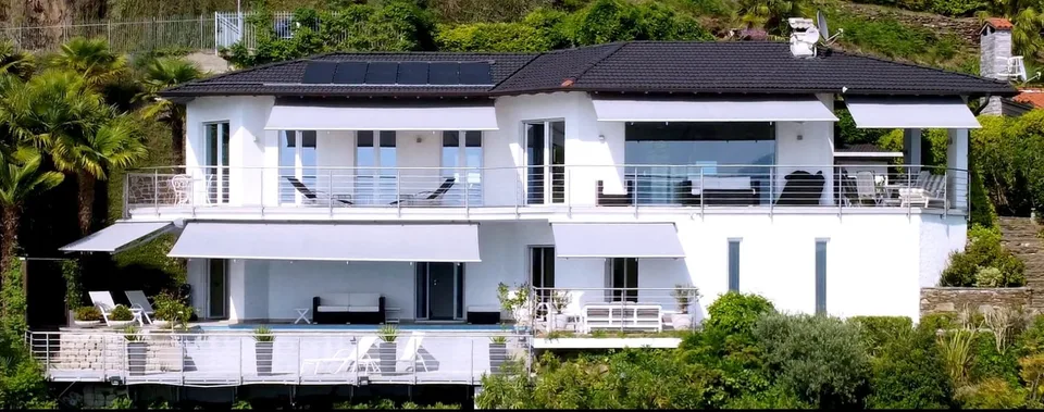 Luxuriöse Traumvilla in ruhiger und sonniger Südlage mit privatem Pool und Traumseeblick – Foto 17 von 18